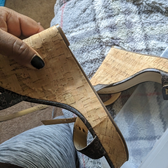 High heel wedge sandal by Guess - Picture 5 of 5